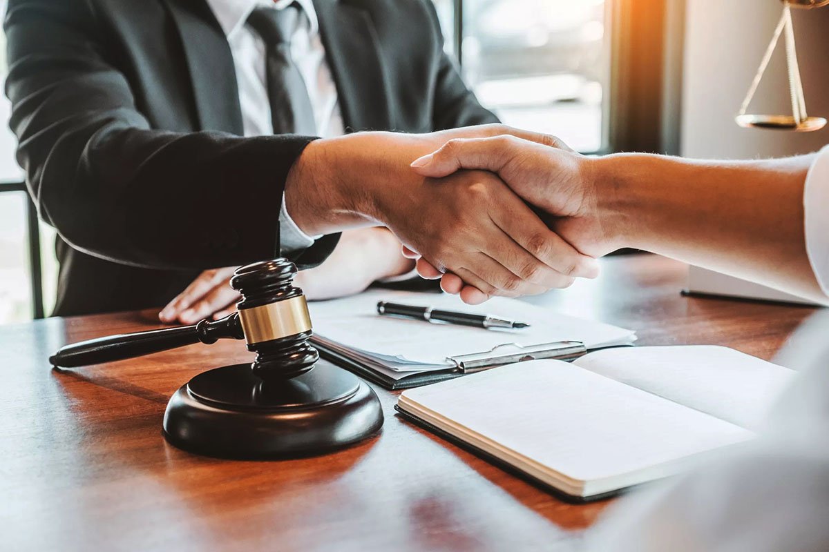 A Divorce Lawyer Can Help You Reach a Settlement
